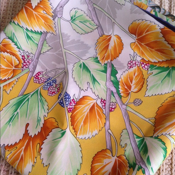 STUNNING SILK HERMÈS L'ARBRE DE SOIE SCARF - Picture 7 of 7